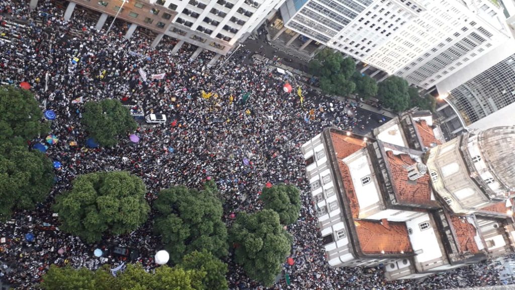 Professores/as escrevem seus nomes na História na Greve Nacional da Educação