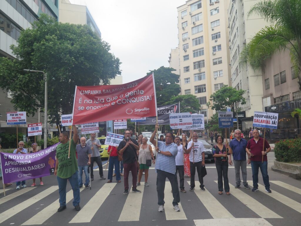 Camp. Salarial 2023 – Ato de Rua no Metrô de Botafogo!